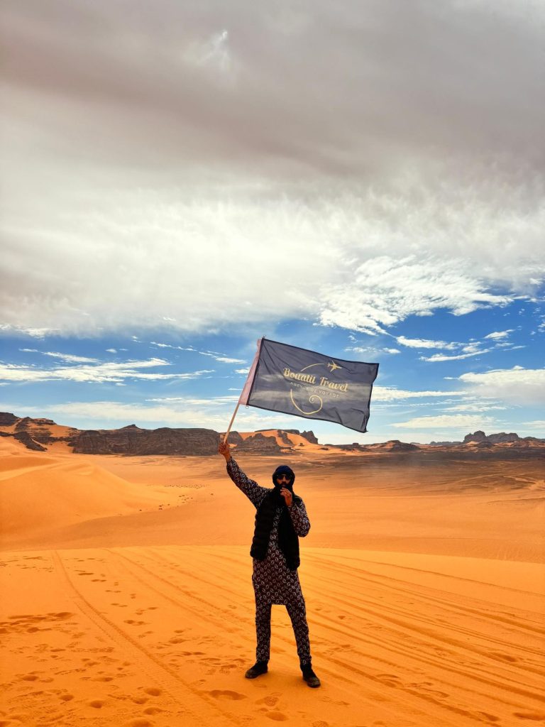 Drapeau au vent sur la dune