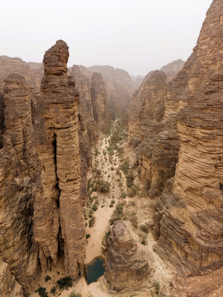 Essendilene – Gorge aux parois de grès striées