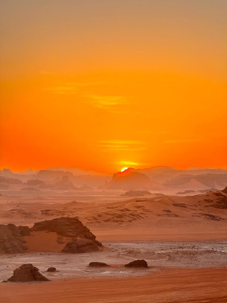 Tadrart – Coucher de soleil embrasé